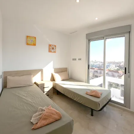 Modern 3 Bedroom 7 Guests Sun Golf شقة